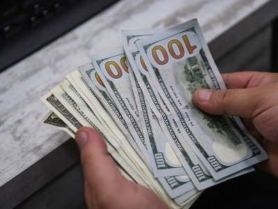 Դոլարի փոխարժեքը նվազել է, բրիտանական ֆունտինն ու դոլարինը՝ ավելացել