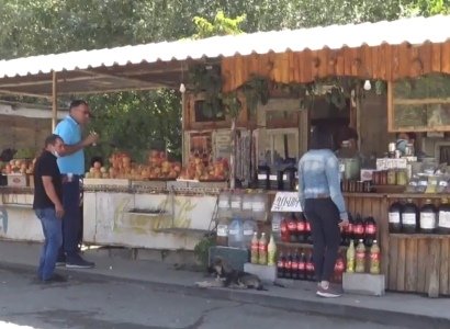 Ձեռքներիցս բան չէին վերցնում, ասում էին` վարակակիր է. Արենիի շուկայում ինչպես են հաղթահարել ճգնաժամը