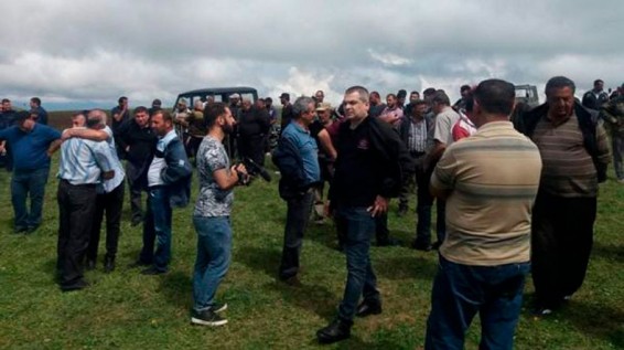 VIDEO: Երեխա են ուղարկել, որ ադրբեջանցիներին զգուշացնի՝ արոտավայրերը պատկանում են հայերին, երեխային ծեծել են. էդուարդ Այվազյան
