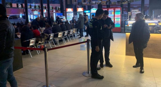 Граждане Армении застряли на КПП Верхний Ларс, в том числе женщины и дети – подробности