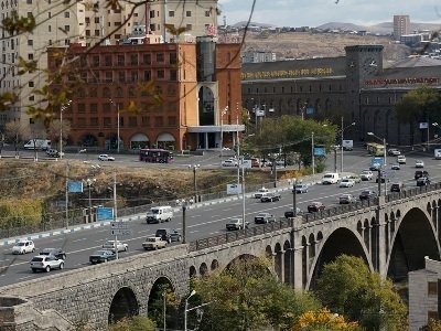 Փրկարարներն ու քաղաքացիները Հաղթանակի կամրջի մոտ տղամարդու կանխել են ինքնասպանության փորձը