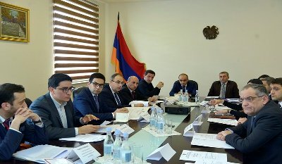 «Ժողովուրդ». Սահմանադրական բարեփոխումների հանձնաժողովում բուռն քննարկում է եղել. Գեւորգ Պետրոսյանը չկա ու չկա