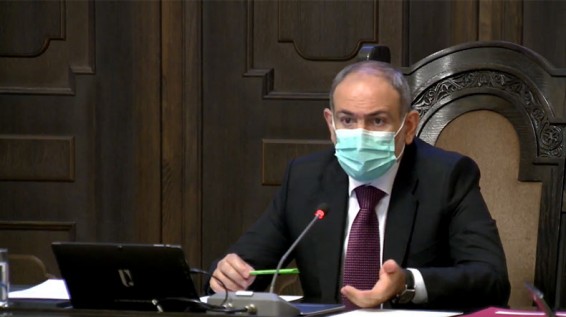 Премьер Армении: Ни один полицейский не должен безразлично проходить мимо не носящего маску гражданина