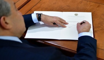Նախագահը մի շարք օրենքներ է ստորագրել