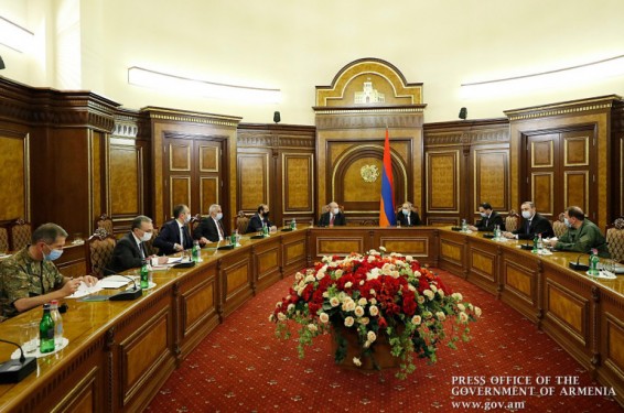 Վարչապետի գլխավորությամբ կայացել է Անվտանգության խորհրդի արտահերթ նիստ․ քննարկվել են ղարաբաղա-ադրբեջանական սահմանագոտում օպերատիվ վիճակը և հայկական ԶՈՒ-ի հետագա քայլերը