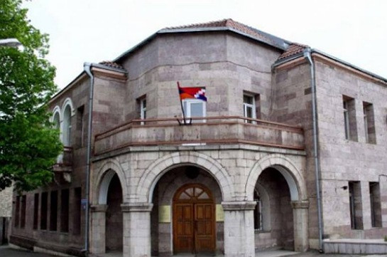 Արցախի Հանրապետության նախագահի մամուլի խոսնակ Վահրամ Պողոսյանը հավաստիացնում է ՝ Արցախի ժողովուրդն իր հայրենիքից որևէ տեղ գնալ չի պատրաստվում: Վահրամ Պողոսյանն այս մասին ասաց հոկտեմբերի 12-ին «Ազատություն ռադիոկայան»-ի ֆեյսբուքյան ասուլիսի ընթացքում:  «Ար