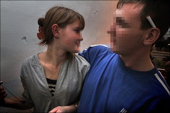 Արարատում 17-ամյա աղջիկն ընկերոջ հետ զվարճացել է հյուրանոցում, ապա ընկերոջն ու նրա ընկերներին մեղադրել է իրեն բռնաբարելու մեջ