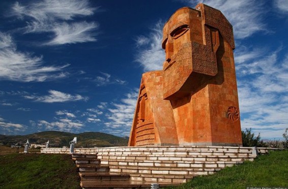 Քաղաքական ուժերը ՀՅԴ գրասենյակում քննարկում են Արցախի շուրջ ստեղծված իրավիճակը. կլինի հայտարարություն