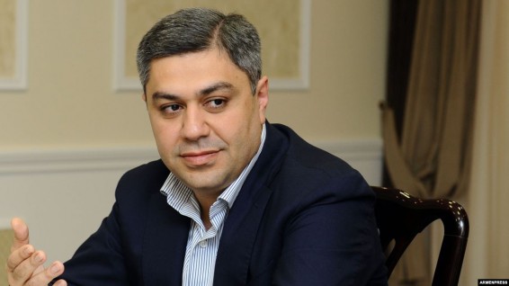 Բաբայան. ԱԱԾ-ն ներխուժեց նաև Արթուն Վանեցյանի տուն
