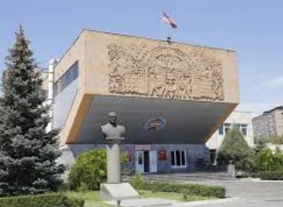 Վազգեն Սարգսյանի անվան ռազմական համալսարանի կուրսանտներին այս պահին ոստիկանական համազգեստներ են բաժանում. Mediaport