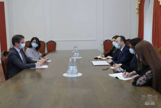 Վահե Էնֆիաջյանը և Ժոնաթան Լաքոտը քննարկել են ռազմագերիների վերադարձին առնչվող հարցեր