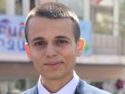 «Գումարտակին օգնության շտապող զինվոր-բուժակը զոհվում է բեկորային վնասվածքներից». ԵՊԲՀ ռեկտոր