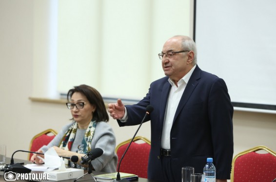 Դեմարկացիան հսկայական պրոցես է, դա պետք է կազմակերպել իրավաբանորեն ճիշտ, այլապես մի քանի հազար հեկտար կկորցնենք. Վազգեն Մանուկյան