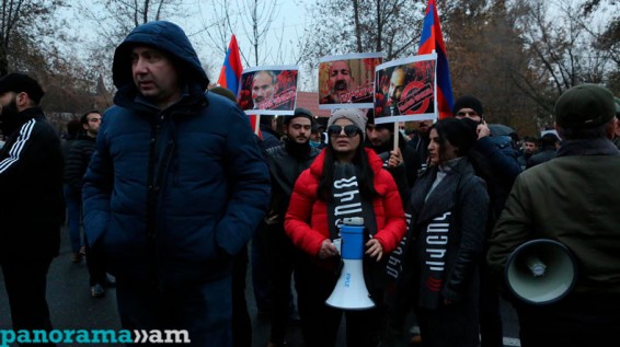 В Ереване стартовало Шествие достоинства – с требованием отставки Пашиняна с поста премьера Армении