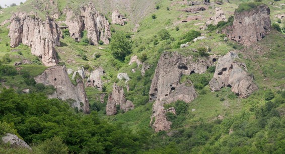 Ни один метр земли не был отдан противнику: глава Хндзореска о ситуации в селе