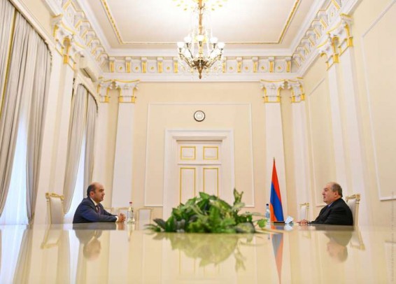 Արմեն Սարգսյանը հանդիպել է Էդմոն Մարուքյանի հետ
