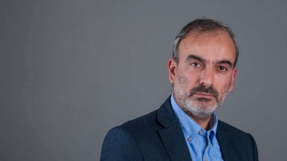 Այս խեղկատակ դավաճանի հետևից դեպի Եռաբլուր գնալն ակամա մասնակցություն է նրա բարոյական հանցանքին. Սեֆիլյան