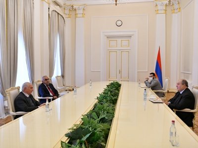Արմեն Սարգսյանն ընդունել է ՀԴԿ-ի, «Ժառանգության» ու «Դեմոկրատական այլընտրանքի» ներկայացուցիչներին