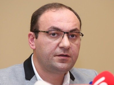 Ինձ մոտ օբյեկտիվ կասկածներ են առաջանում, որ ՀՀ տարածքի զգալի մասն էլ են պատրաստվում հանձնել. Արսեն Բաբայան