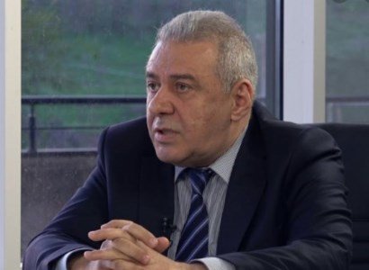 Министр обороны Армении посетил Национальное Собрание