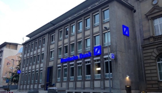 США предложили Deutsche Bank закрыть расследование в обмен на $14 млрд