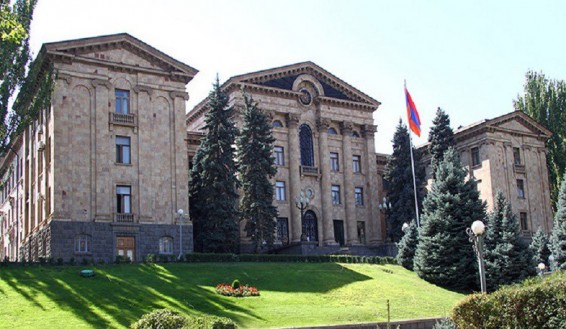 ԱԺ-ն շարունակում է իր աշխատանքը. Օրակարգում 16 հարց է (ուղիղ)