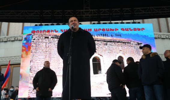 Արտագաղթի ճանապարհը մի բռնեք, ամեն ինչ լավ ա լինելու․ Ծառուկյան