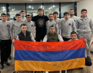 Артур Алексанян и Вик Дарчинян встретились с ранеными солдатами