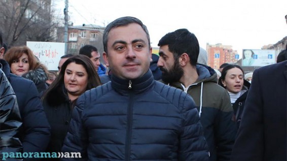 Ишхан Сагателян: Надо было направить этот огонь на врага, а не угрожать собственному народу