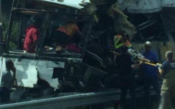 ԱՄՆ-ում ավտոբուսի մասնակցությամվ ավտովթարի հետևանքով 4 մարդ է զոհվել