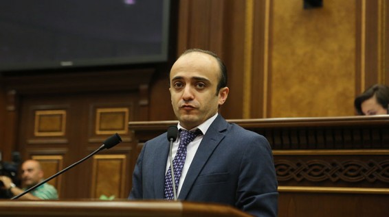 Վարչապետը շարունակում է շրջանցել սահմանադրությունը. Տարոն Սիմոնյան