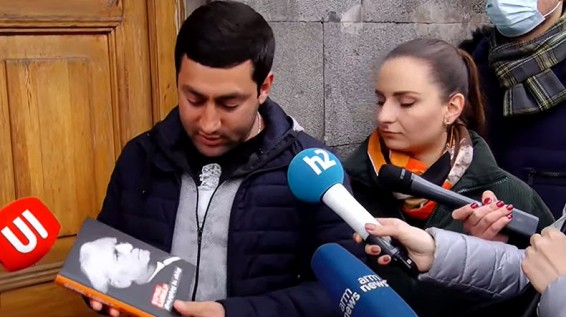 Քաղաքացիներն ուզում են «Թուրքերը և մենք» գիրքը նվիրել իմքայլականներին