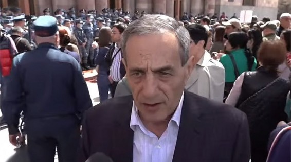 Ոստիկանությունը լրիվ վերածվել է շնագայլերի ոհմակի. նախկին փոխոստիկանապետ
