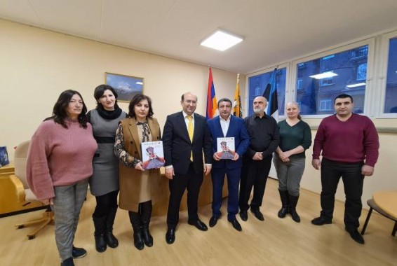 Тигран Мкртчян провел встречу с представителями армянской общины Эстонии