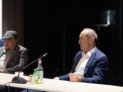 Роберт Кочарян на днях встретился с представителями общественной организации «Национальный совет МИТК»