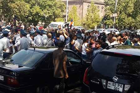 «Նիկոլ, թուրք». Մեղրիում բողոքի ակցիա է՝ ընդդեմ Փաշինյանի այցի