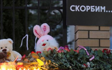 Власти подтвердили гибель двух учителей при стрельбе в школе в Казани
