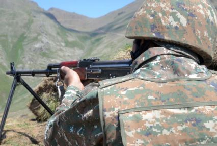 ВС Армении стянули силы к границе с Азербайджаном, оставив азербайджанцам лишь возможности отойти на исходные позиции