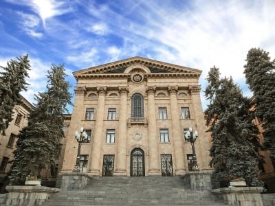 ԱԺ աշխատակազմը ստացել է հերթական պարգեւավճարը. 168.am