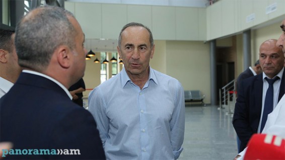 Ռոբերտ Քոչարյանը պատասխանել է կապանցիների՝ տնտեսության զարգացման, անվտանգության և ՌԴ ռազմաբազայի տեղակայմանը վերաբերող հարցերին