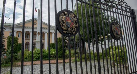 Голосовать на выборах можно будет только в Армении – посольство в России