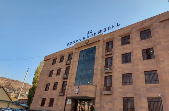 51-ամյա կինը պոկել ու պատռել էր նախընտրական պաստառը