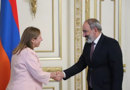 Ереван расчитывает на новый масштаб сотрудничества с Вашингтоном: Пашинян - послу США