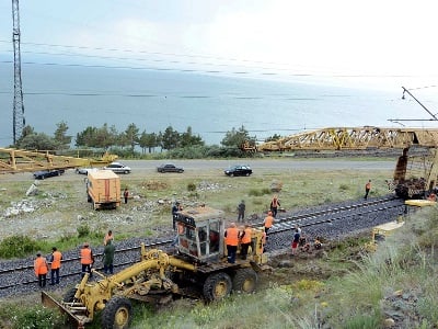 Непогода стала причиной задержки поездов Южно-Кавказской железной дороги