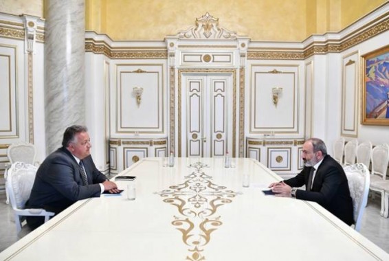 Пашинян и Афеян обсудили программы правительства РА и совместные программы по развитию Армении