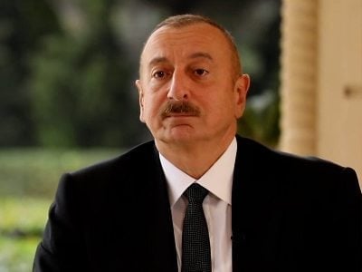 Алиев: Азербайджан на границе с Арменией проложит до 700 км дорог военного назначения