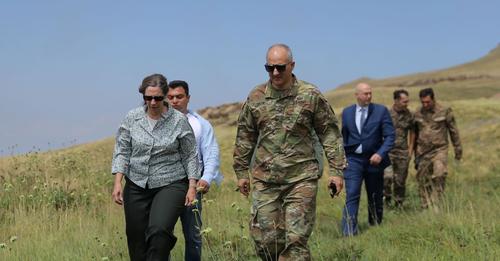 Посол США посетила армяно-азербайджанскую границу
