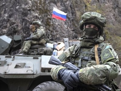 Российские миротворцы ведут круглосуточный мониторинг обстановки на 27 постах в Карабахе