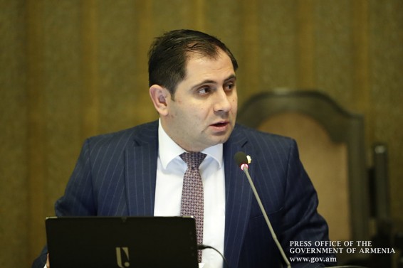 Արցախի Հանրապետության օրվա կապակցությամբ շնորհավորում եմ բոլորիս․ Սուրեն Պապիկյանը վարում է կառավարության նիստը