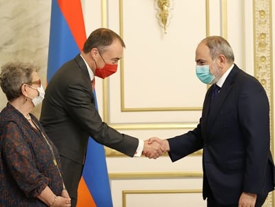 Премьер-министр Армении и спецпредставитель ЕС обменялись мнениями об открытии транспортных коммуникаций